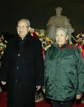 华国锋远离政治的日子：一年中有两天，他是一定要出去的