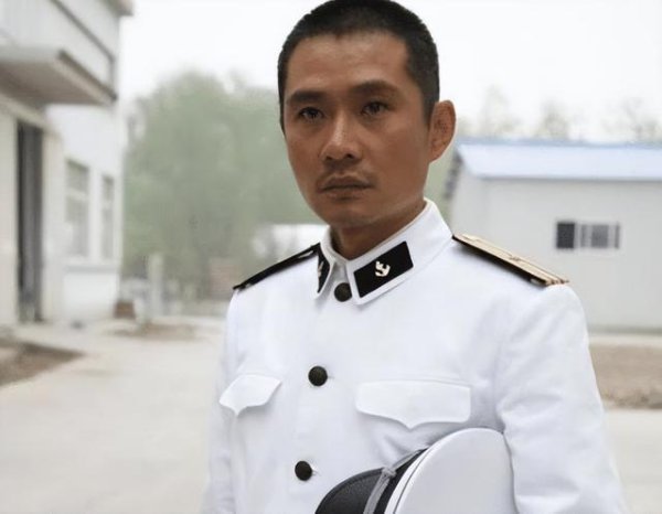 25年前，那个承诺说成名后绝不抛弃丑妻的任帅，履行承诺了吗